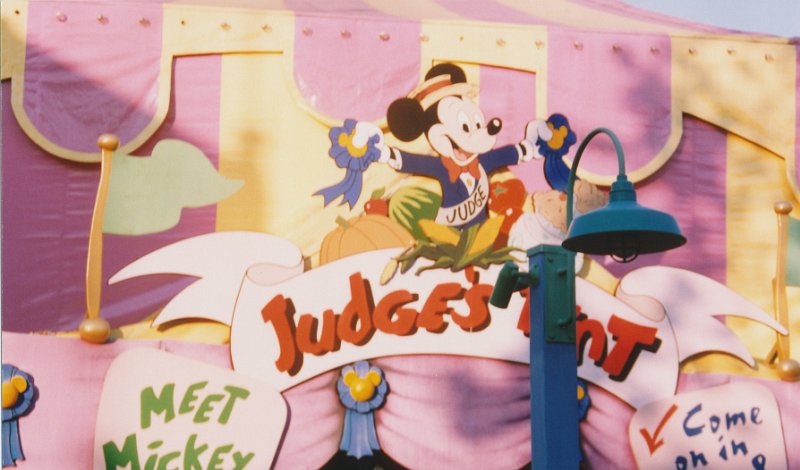 006-Mickey Mouse's tent.jpg